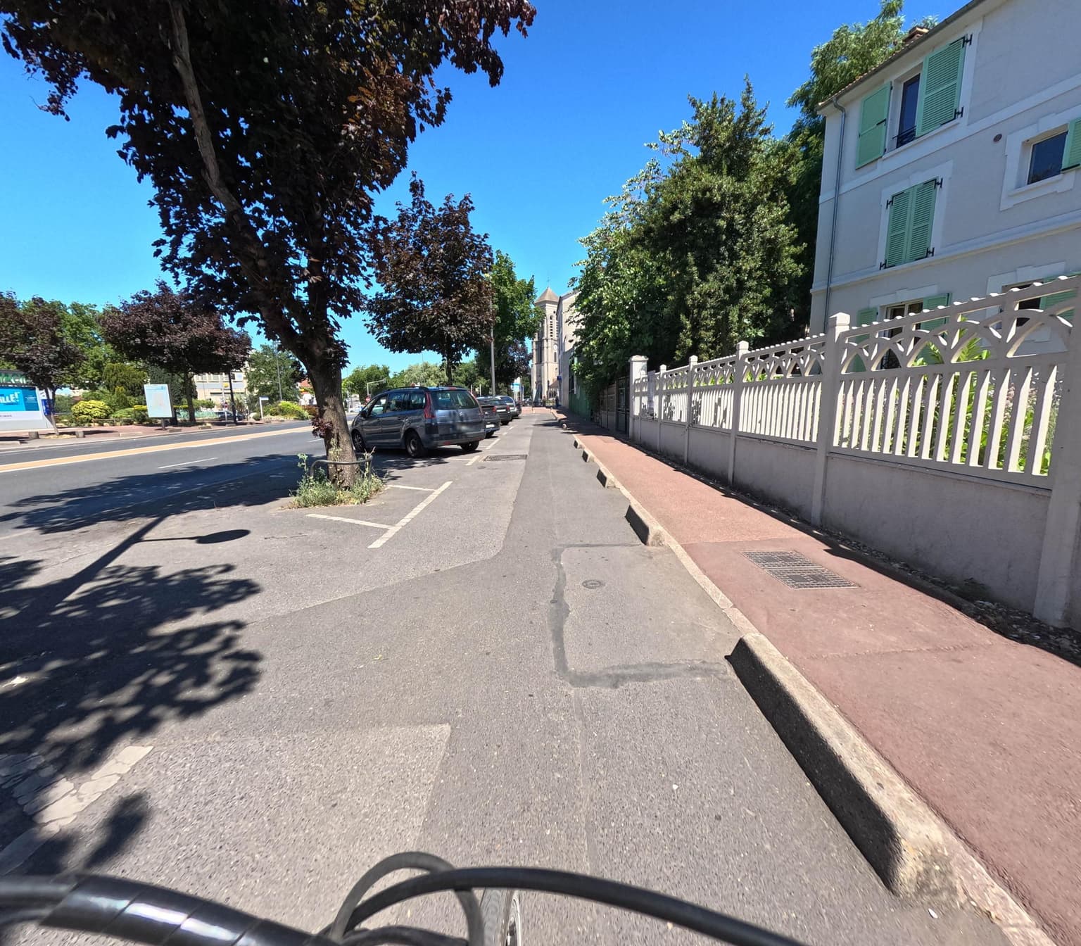 Photo de 19 AV PIERRE BROSSOLETTE