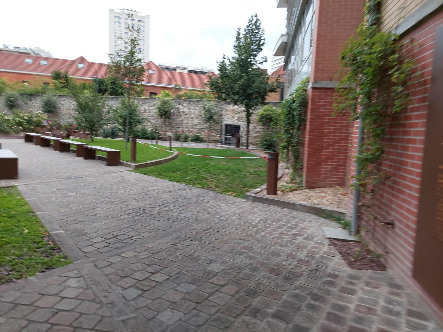 Photo de 185 RUE RAYMOND LOSSERAND