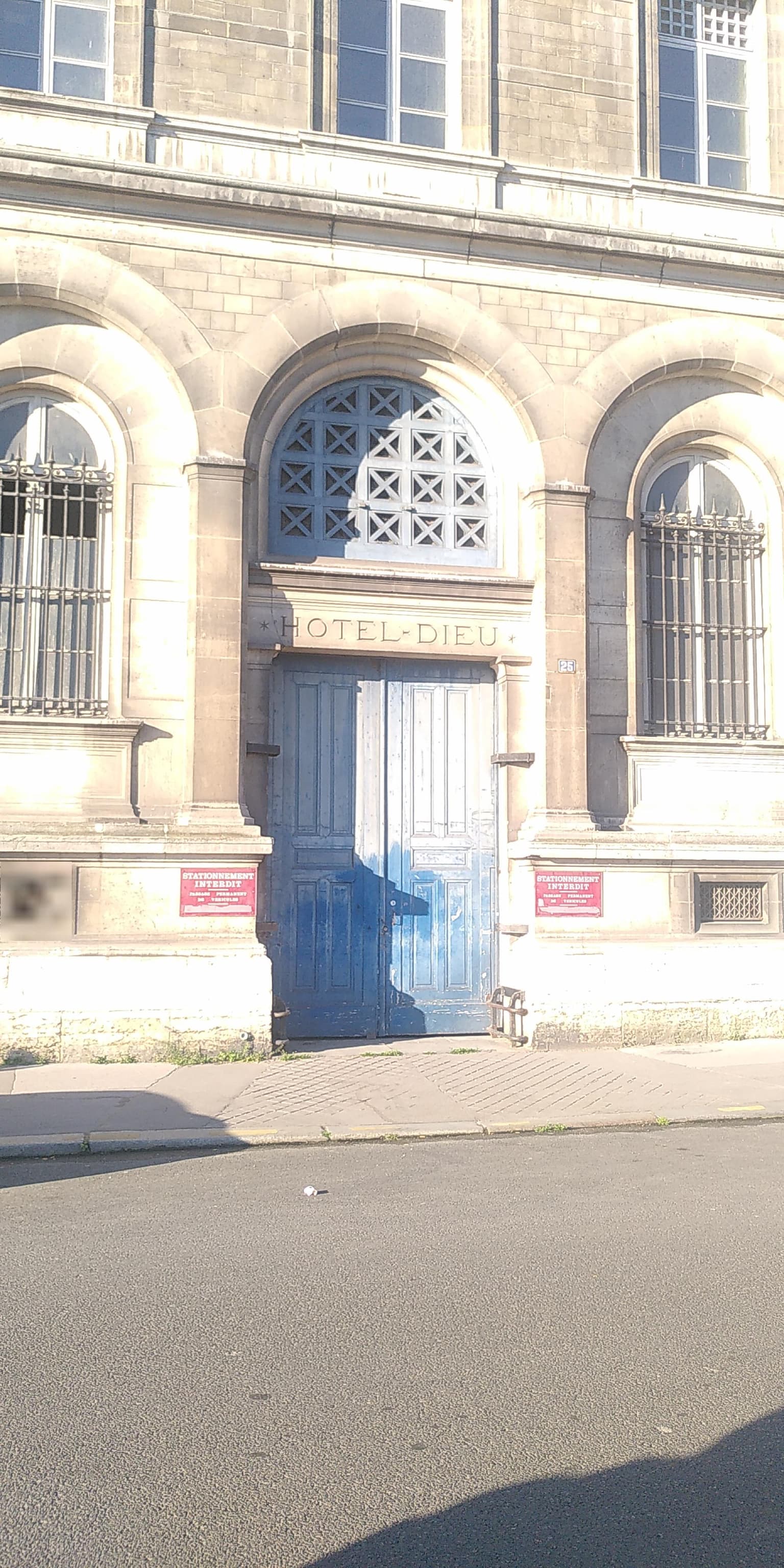 Photo de Nouvel Hôtel Dieu – Espace Parvis - emprise APUR 750002403