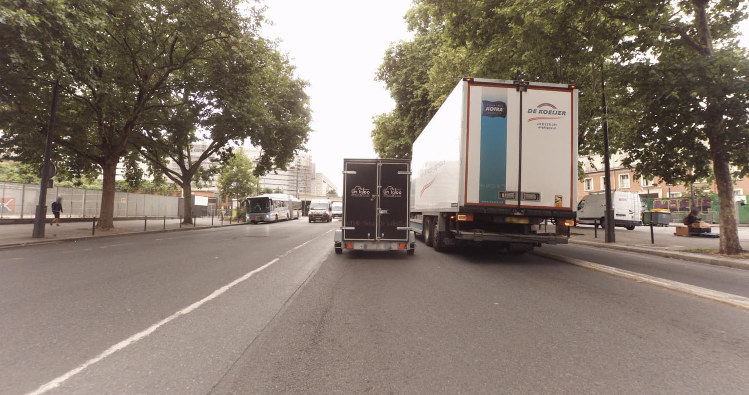 Photo de 18 AV DE LA PORTE DE LA VILLETTE SUR LA VOIE PUBLIQUE EN FACE DU N 18